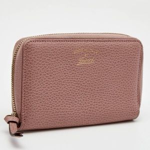 Gucci Swing Zip Around Wallet
